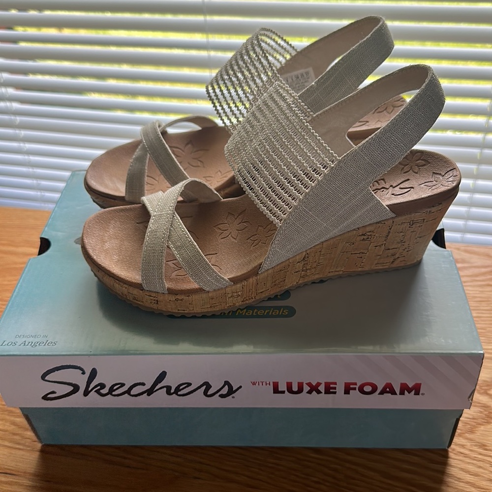 Sketchers Luxe Foam Wedge